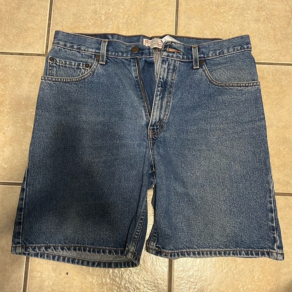 Levi Strauss Signature Blue Jean shorts Size 34 in great shape no holes